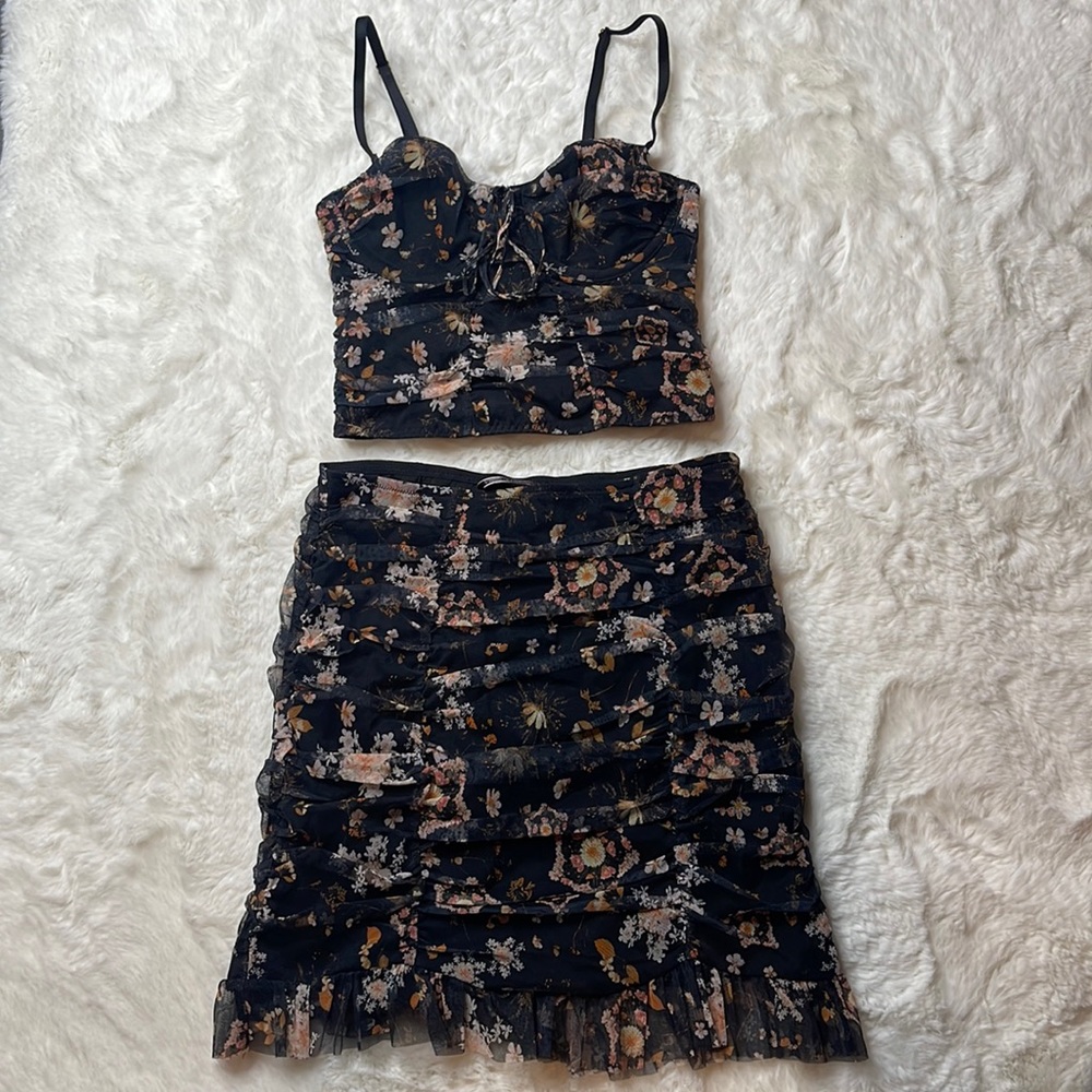 Victoria’s Secret skirt & crop top set - SIZE: XS